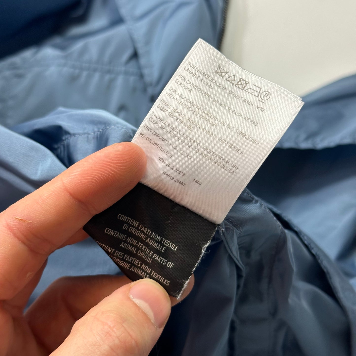 Gucci 2012 Baby Blue Stripe Seam Nylon Shimmer Jacket - IT52 (L)