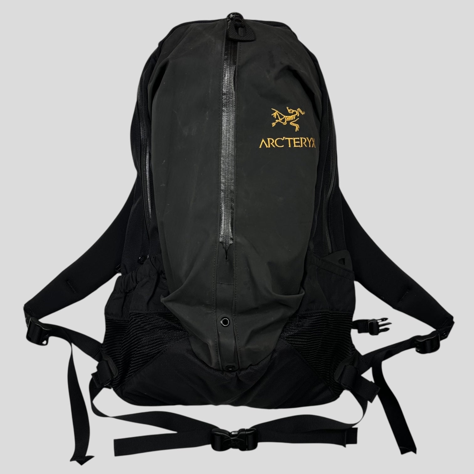 Arc'teryx 2011 Arro 22 Waterproof Backpack - 24k Gold – Warmwaves