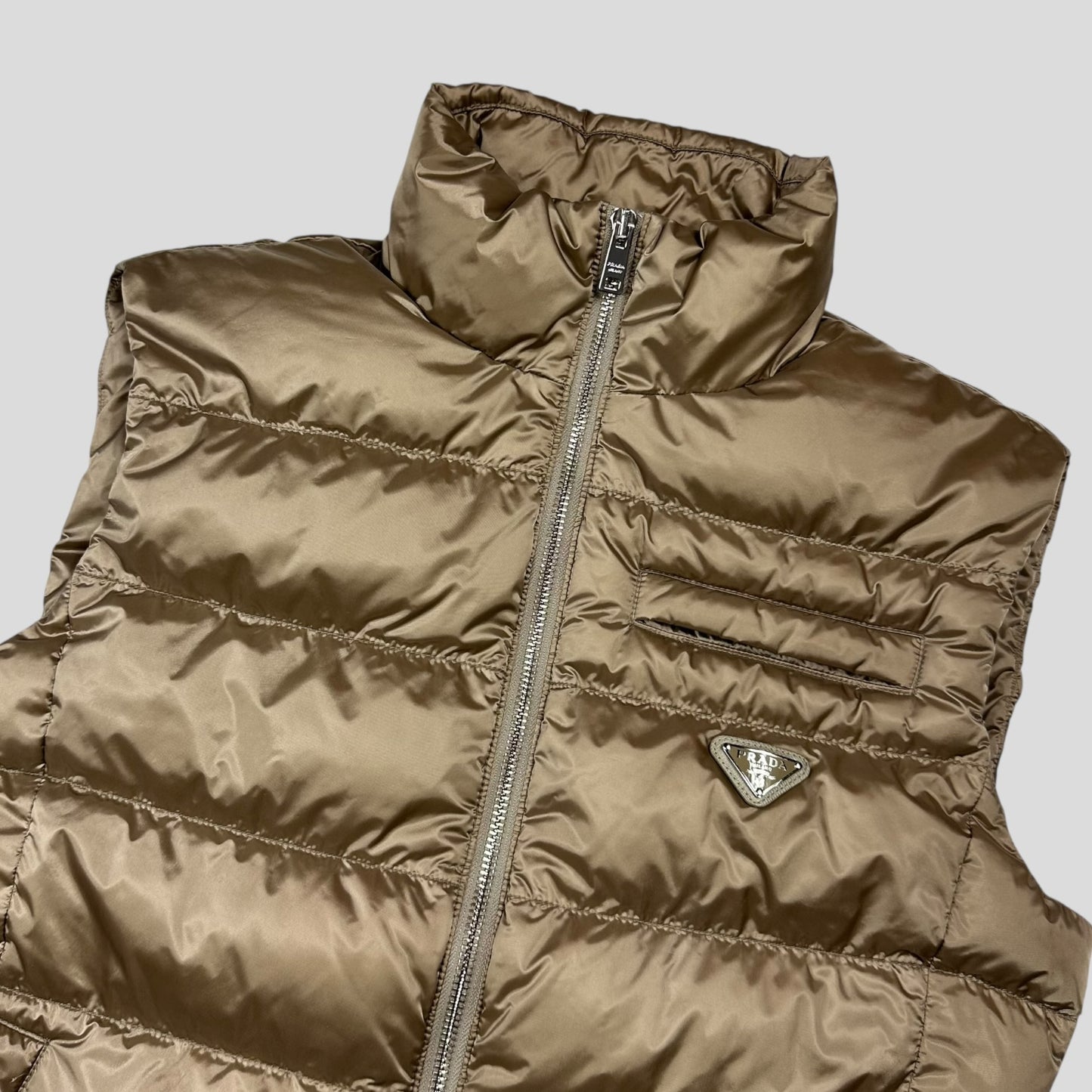 Prada Milano 2017 Satin Champagne Nylon Down Logo Gilet - IT40 (UK8)