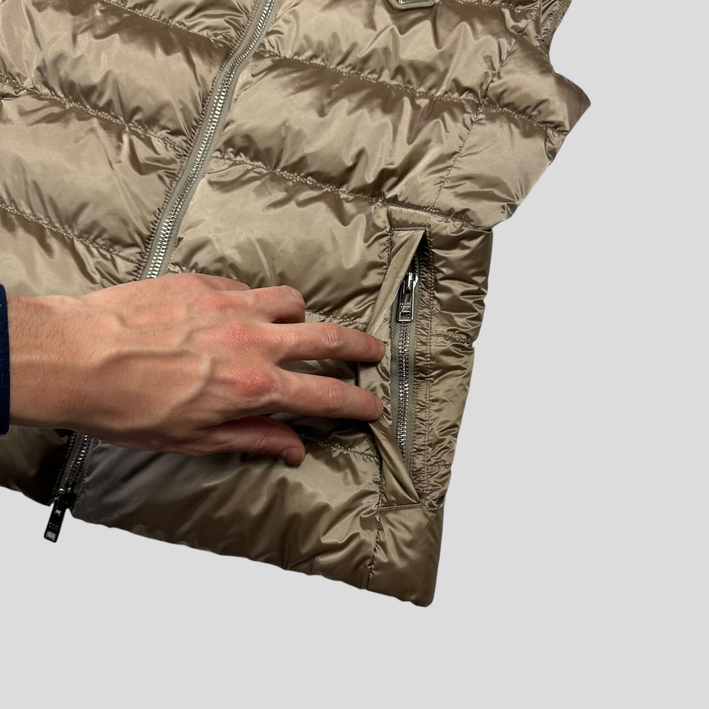 Prada Milano 2017 Satin Champagne Nylon Down Logo Gilet - IT40 (UK8)