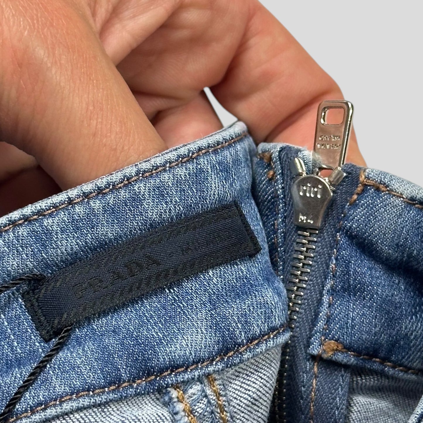 Prada Milano 2018 Logo Tab Lyocell Stretchy Skinny Jeans - 27-29