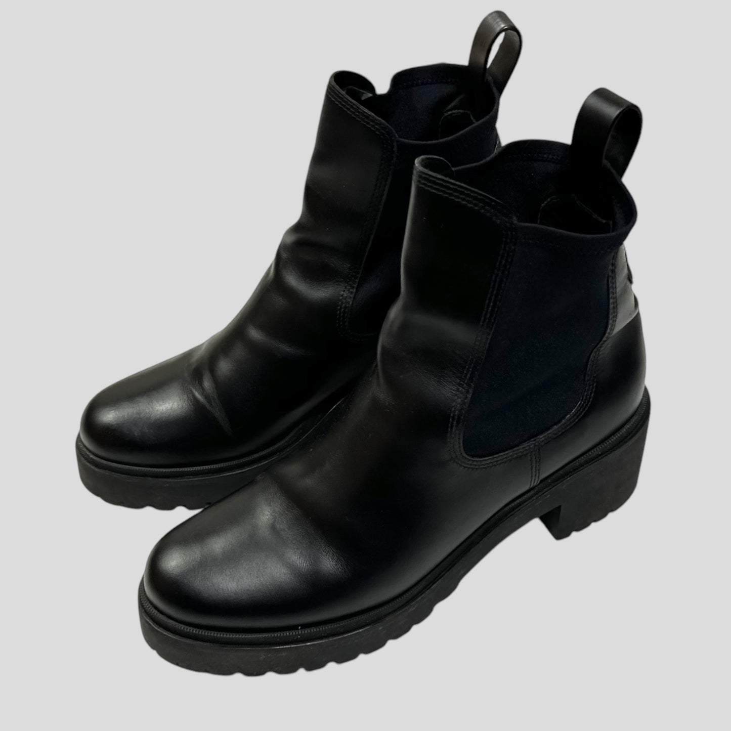 Moncler Vera Leather Chelsea Ankle Boot - UK8