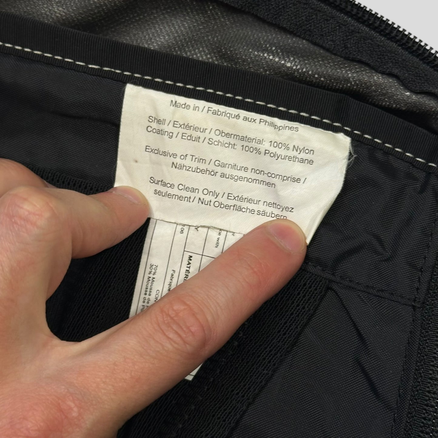 Arc’teryx Arro 22 Waterproof Backpack - 24k Gold