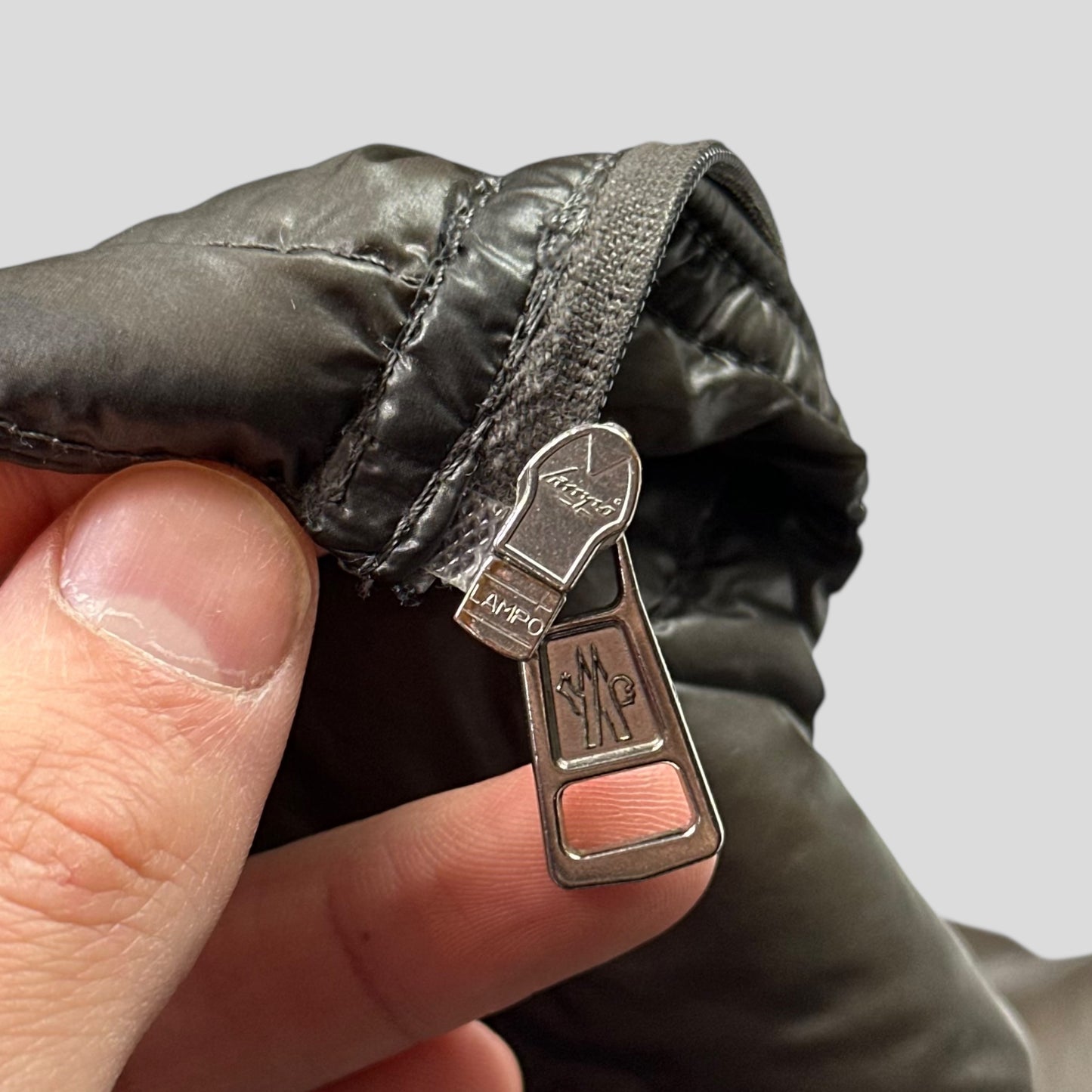 Moncler Acorus Short Down Puffer Jacket - 2 (M)