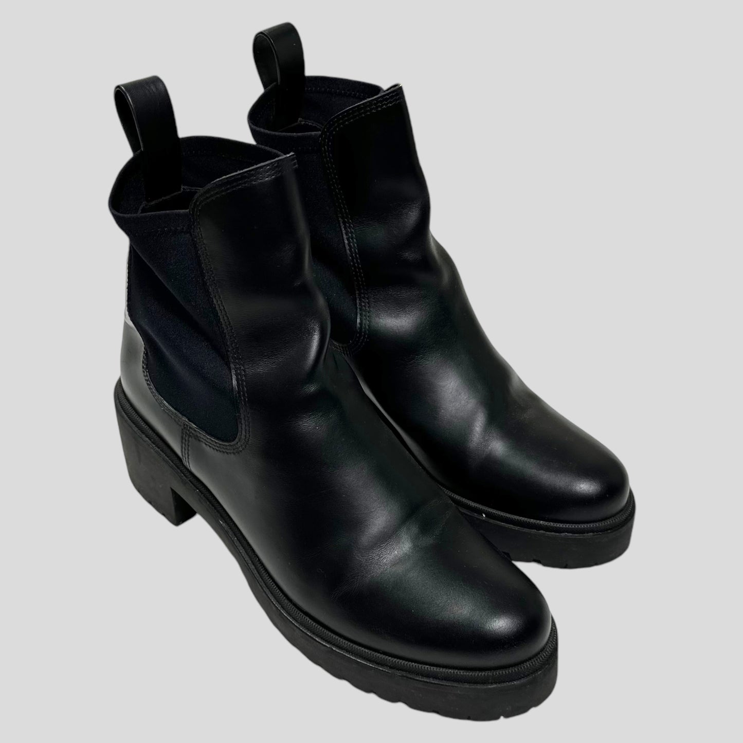 Moncler Vera Leather Chelsea Ankle Boot - UK8