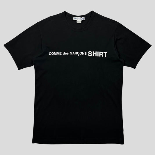 CDG SHIRT Logo Spellout T-shirt  - L (M)