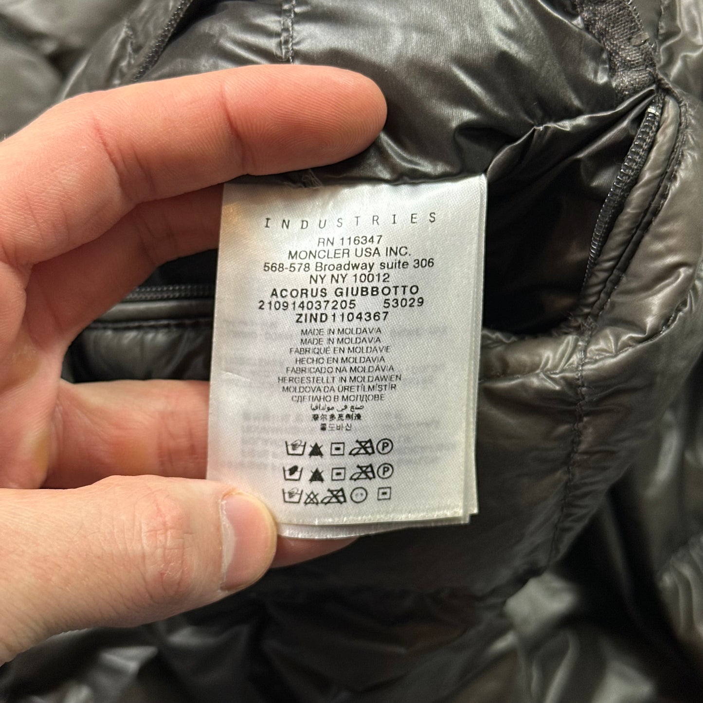 Moncler Acorus Short Down Puffer Jacket - 2 (M)