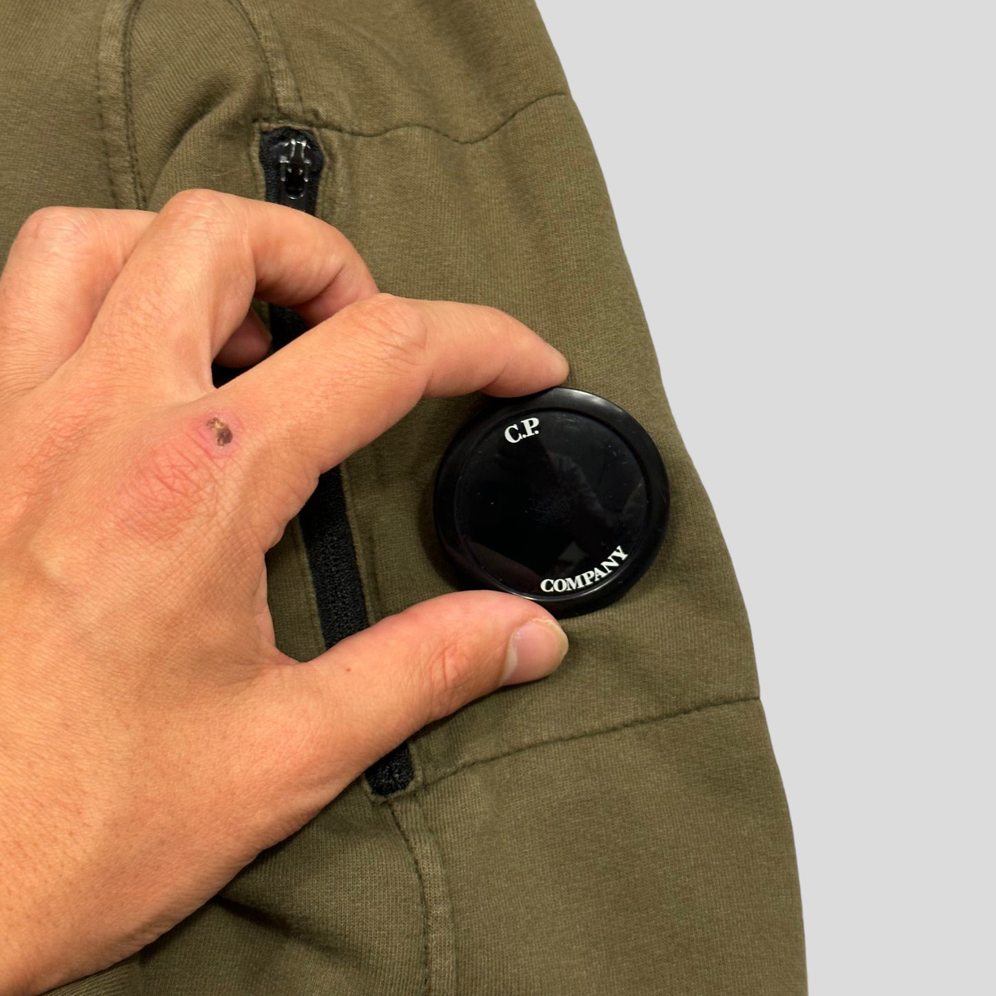 CP Company Goggle Lens 1/4 Zip Sweatshirt - L