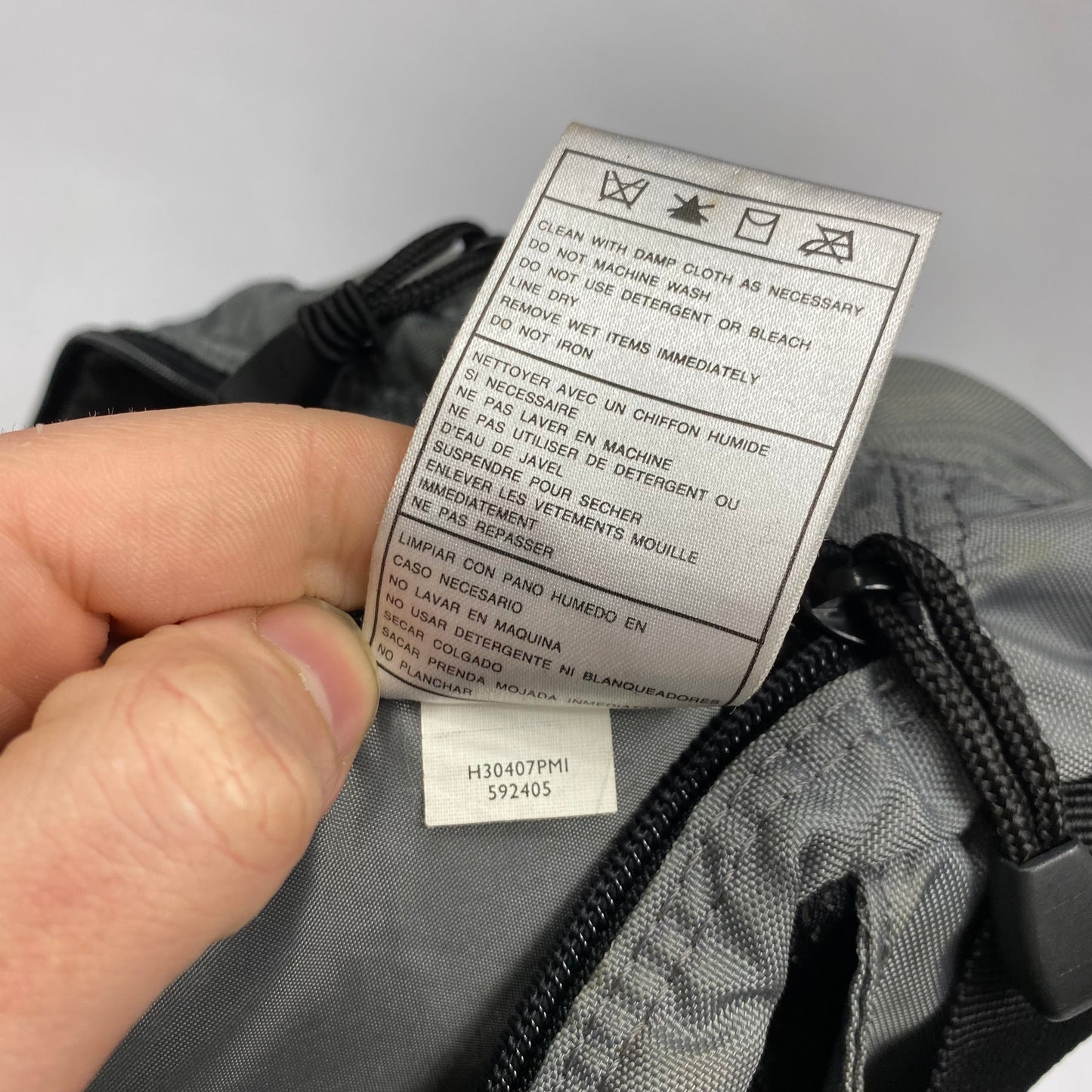Nike 2003 2 in 1 nylon silver textured slingbag